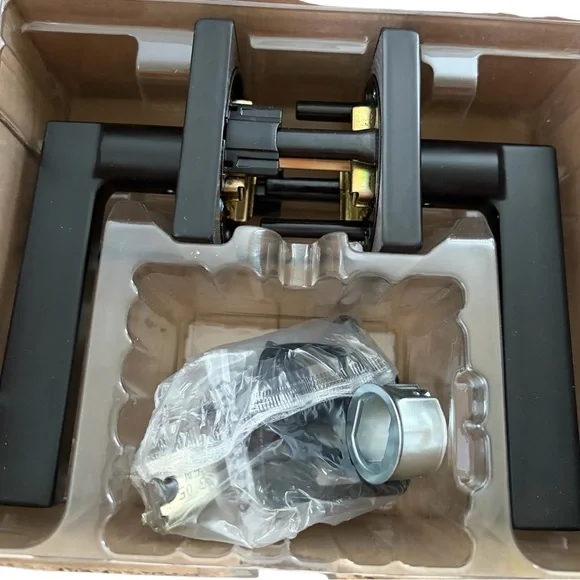 Halifax Passage Door Lever Set with Square Rose 720HFLSQT-514 NIB - Picture 10 of 10